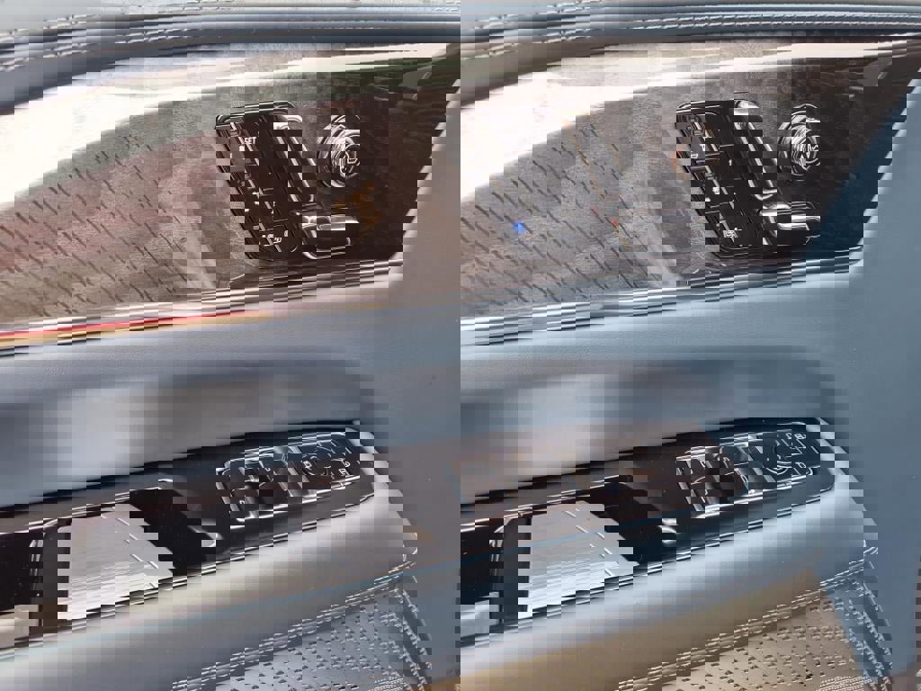 New 2026 Cadillac Escalade IQL Sport 2 image 17