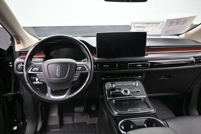 Used 2023 Lincoln Nautilus Reserve AWD/4WD image 25