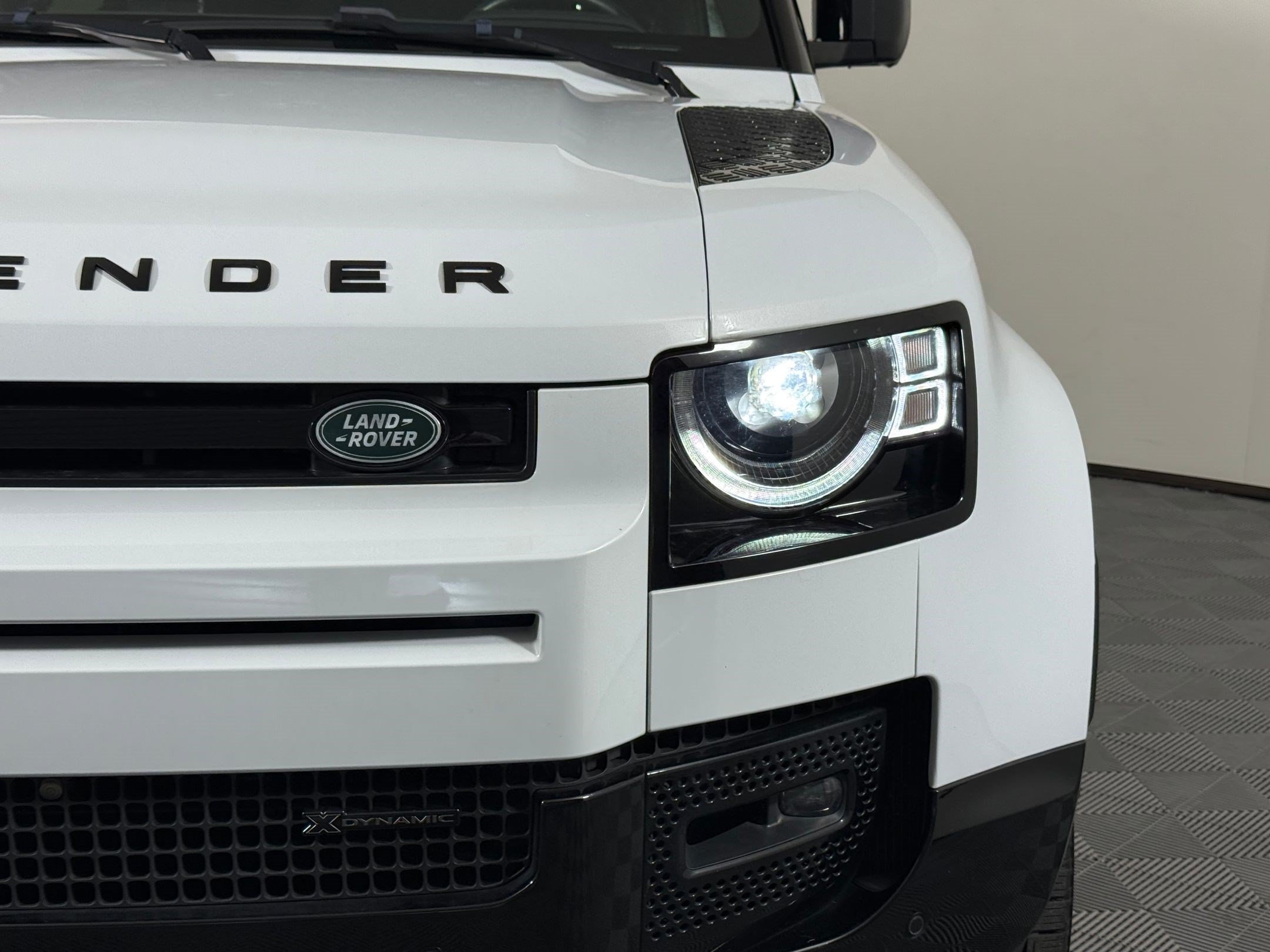 Used 2023 Land Rover Defender 90 X-Dynamic SE AWD/4WD image 12