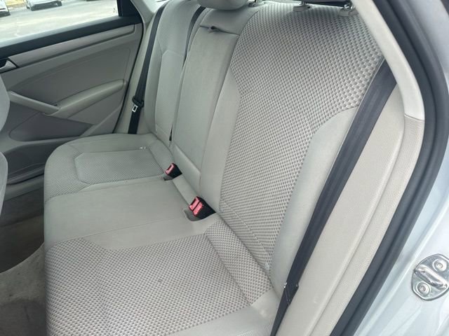 Used 2014 Volkswagen Passat 1.8T S image 19