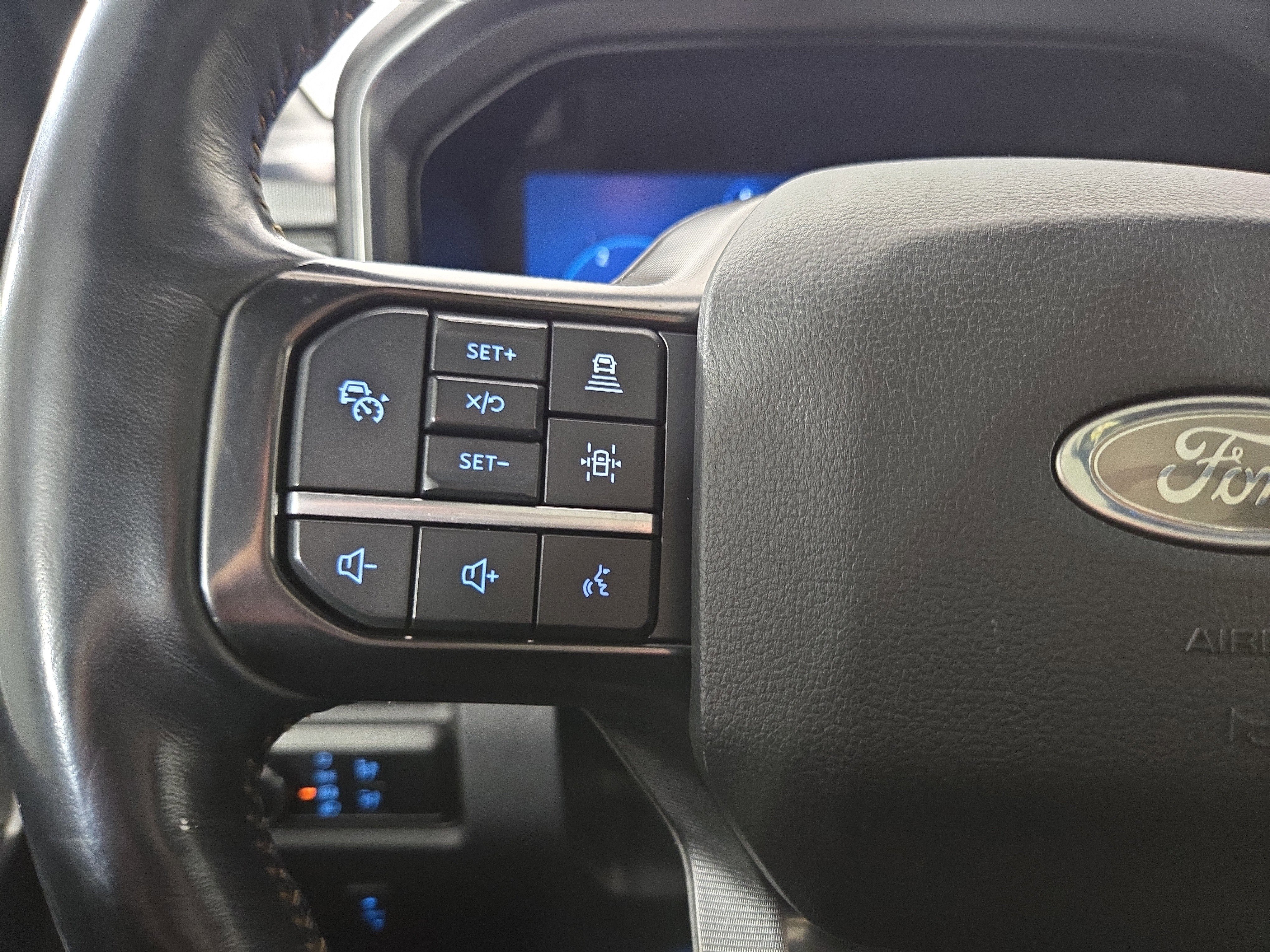 Used 2024 Ford F250 Platinum image 16