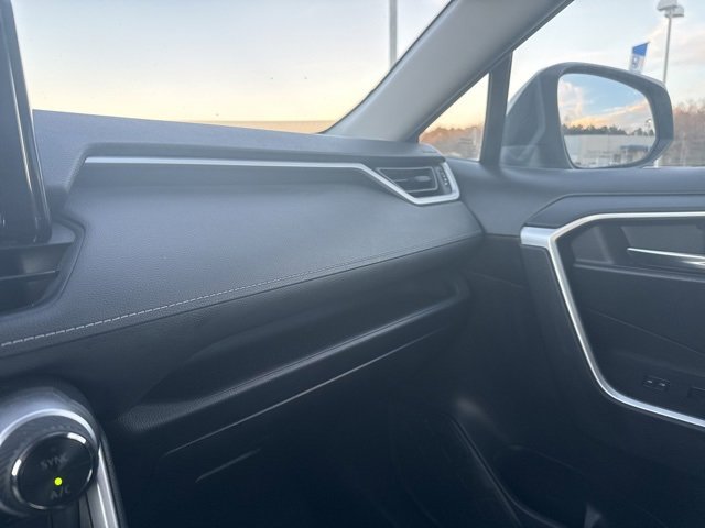 Used 2021 Toyota RAV4 XLE image 24