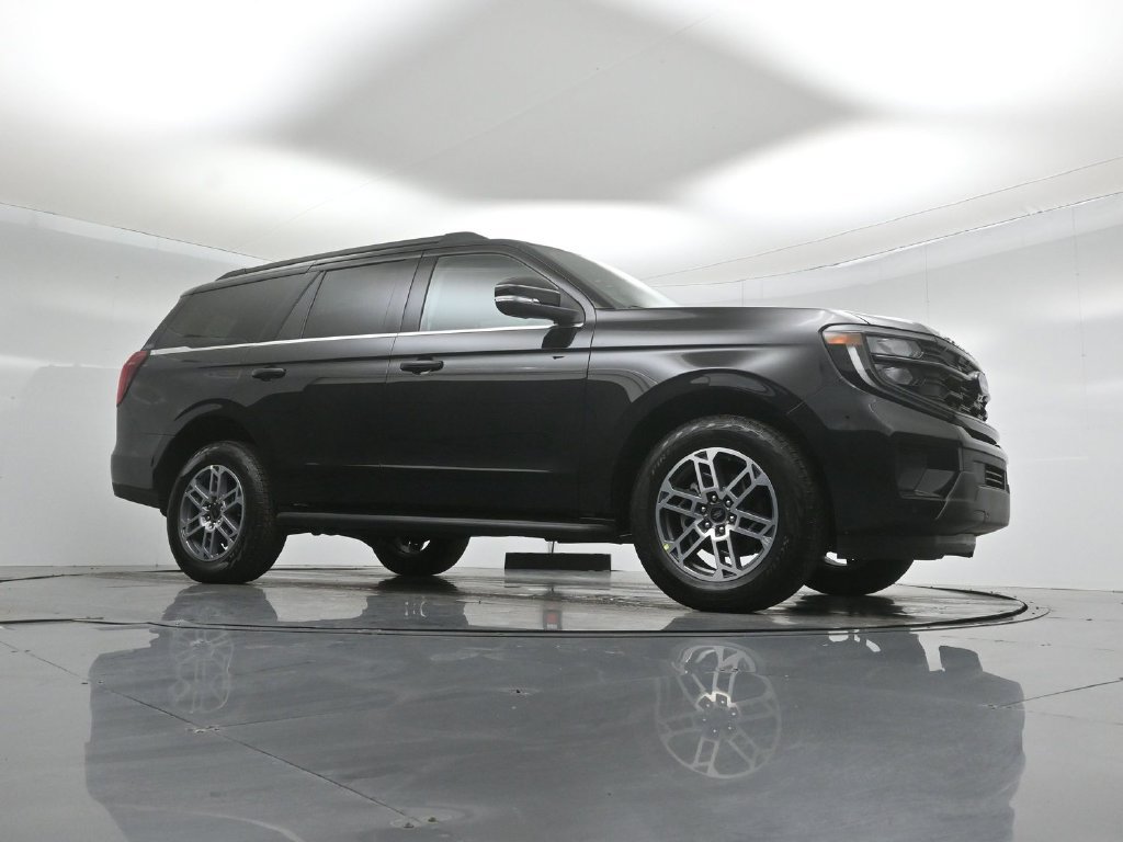 New 2026 Ford Expedition Active AWD/4WD image 3