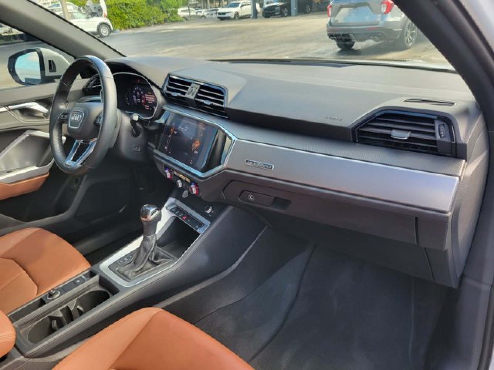 Used 2020 Audi Q3 2.0T Premium w/ Convenience Package AWD/4WD image 33