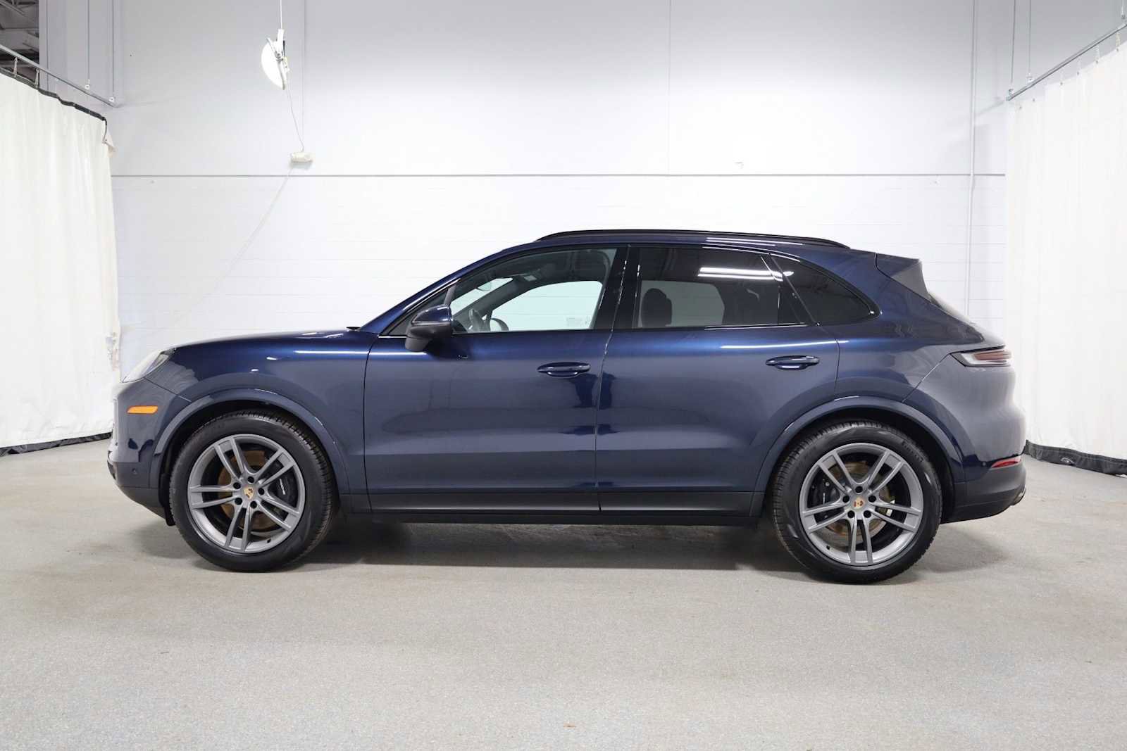 Certified 2025 Porsche Cayenne image 2