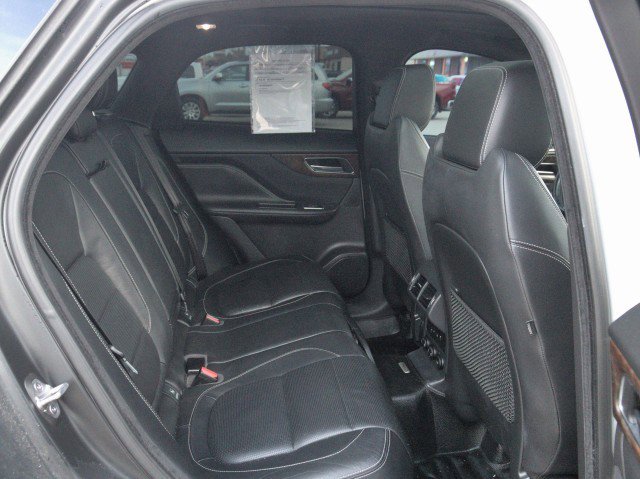 Used 2017 Jaguar F-PACE S image 31