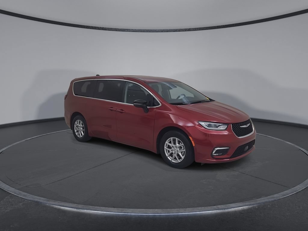 Used 2024 Chrysler Pacifica Touring-L FWD image 4