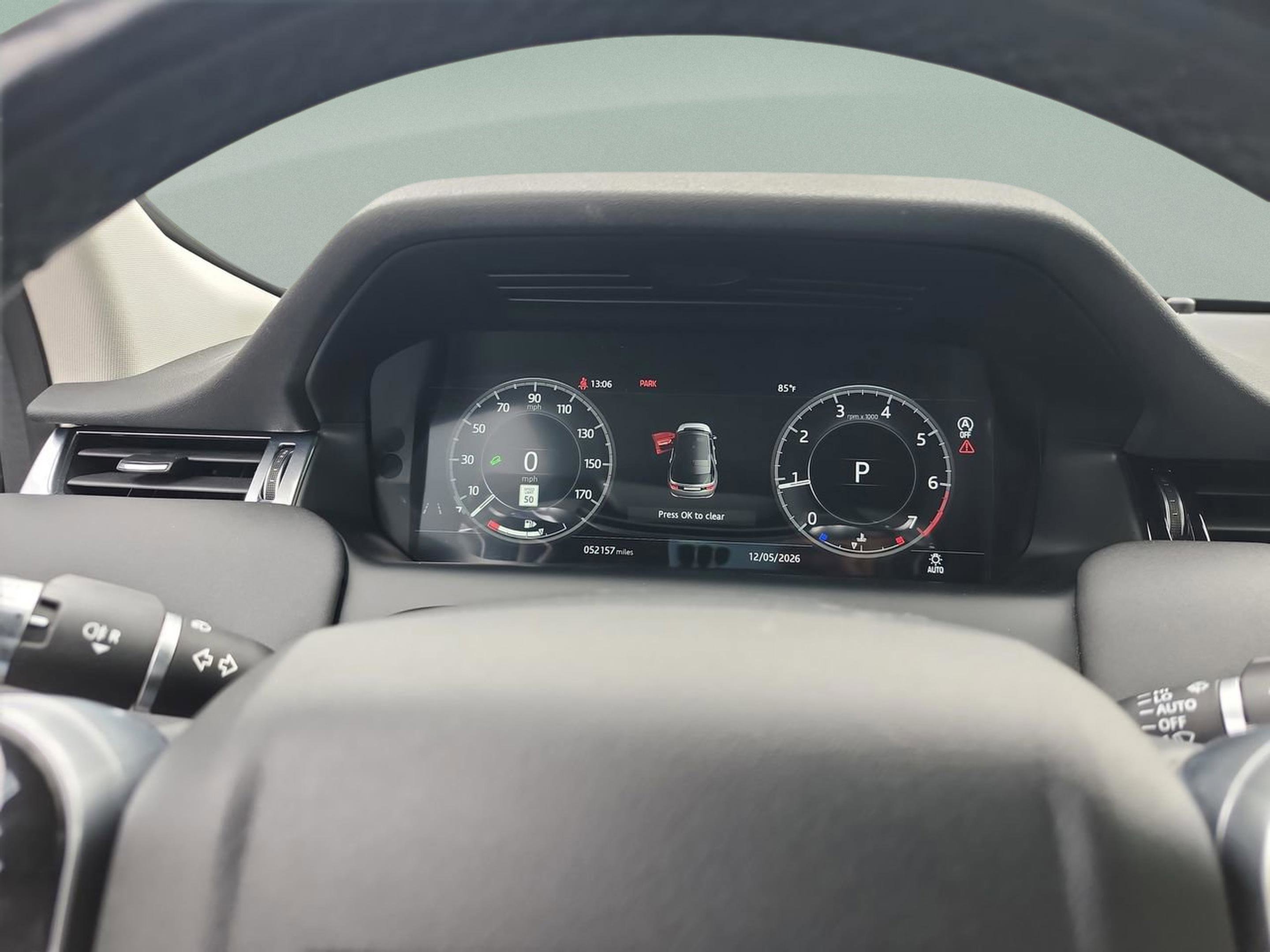 Used 2020 Land Rover Discovery Sport SE AWD/4WD image 9