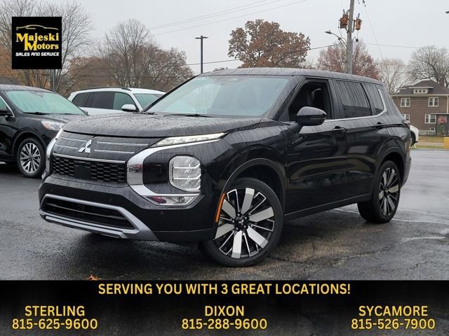 Used 2025 Mitsubishi Outlander SE image 3