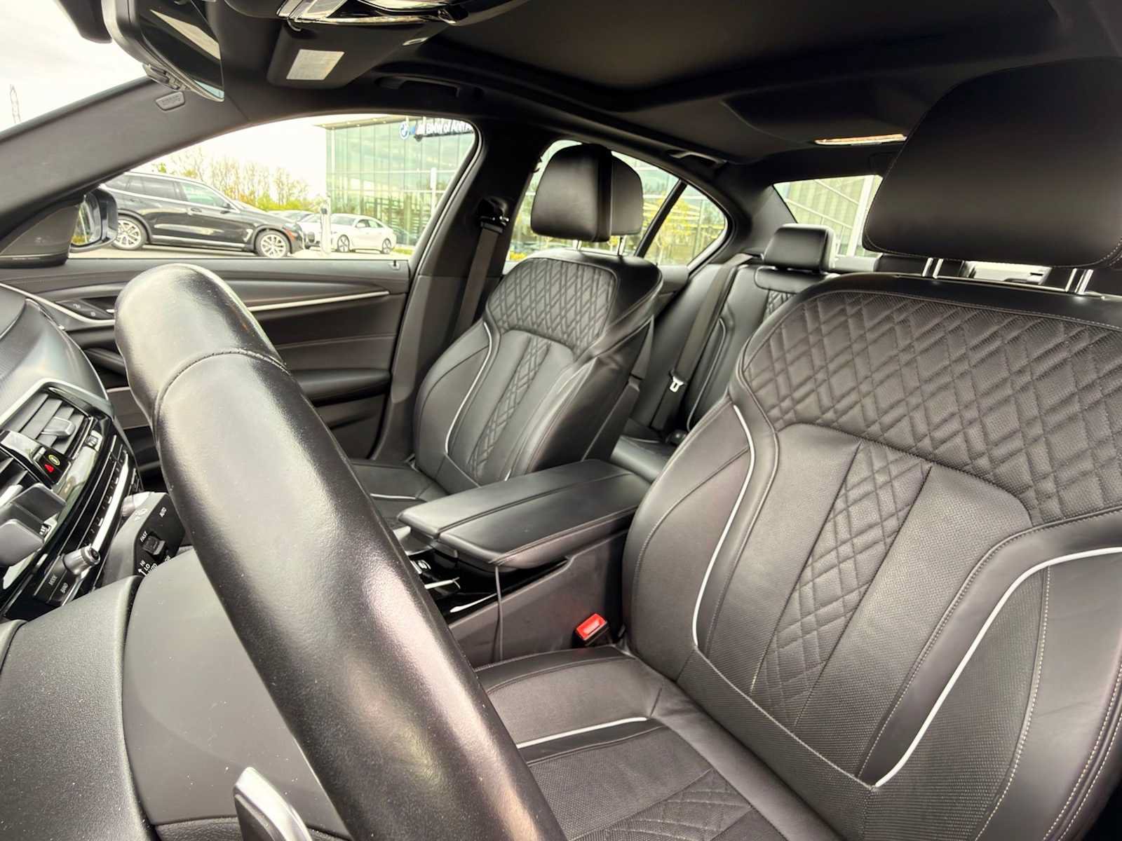 Used 2022 BMW M550i xDrive AWD/4WD image 18
