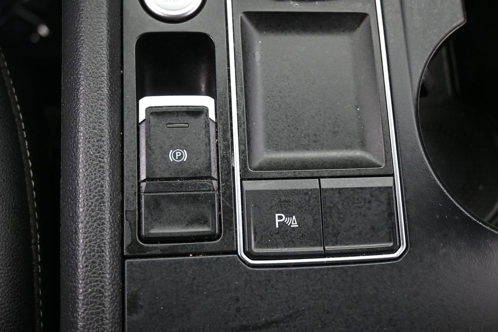 Used 2021 Volkswagen Atlas SE w/ Panoramic Sunroof Package FWD image 22
