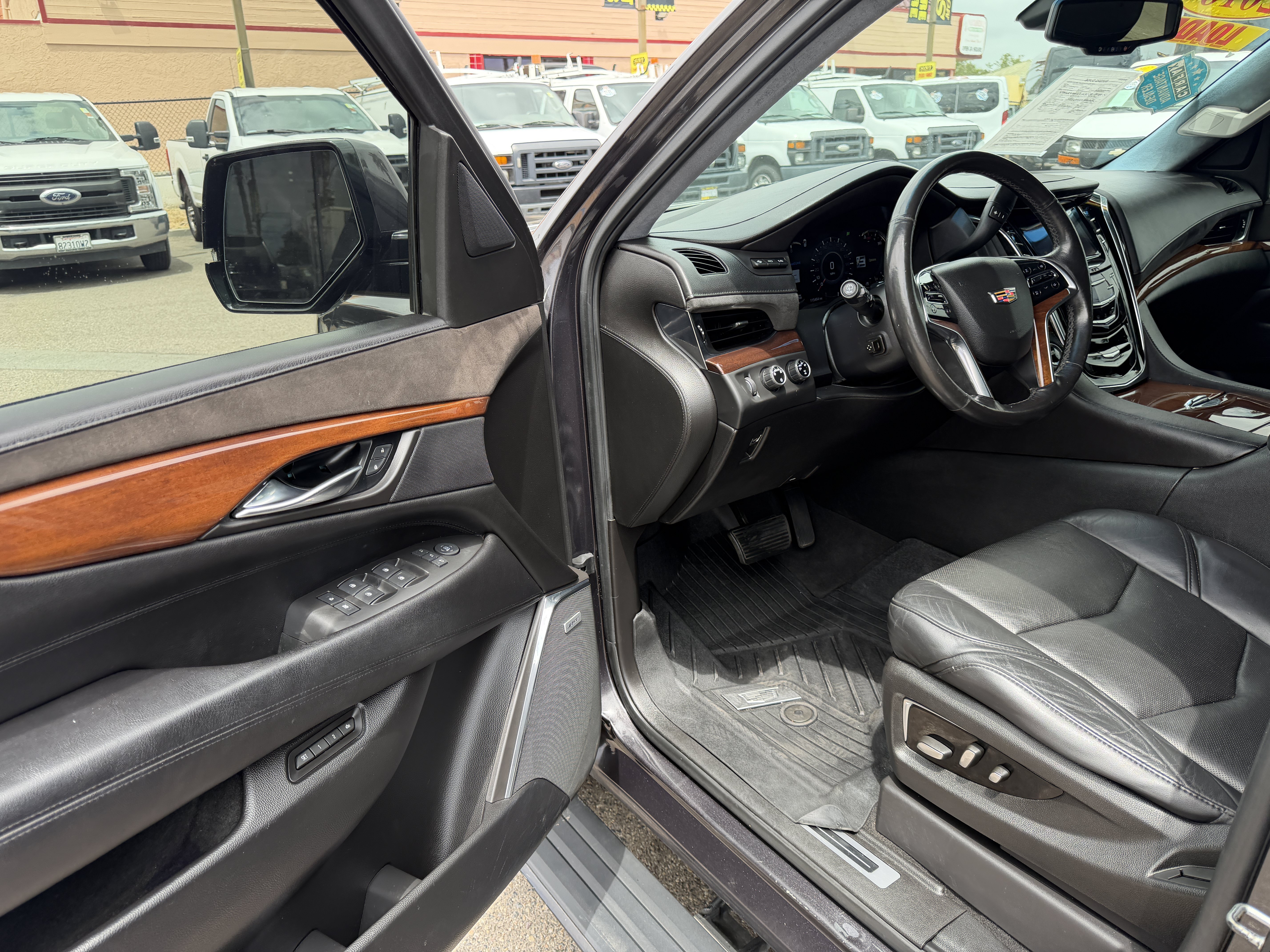 Used 2016 Cadillac Escalade ESV Premium AWD/4WD image 22