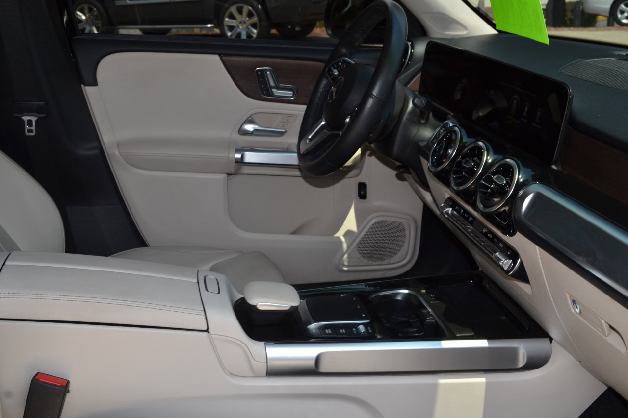 Used 2023 Mercedes-Benz GLB 250 image 23