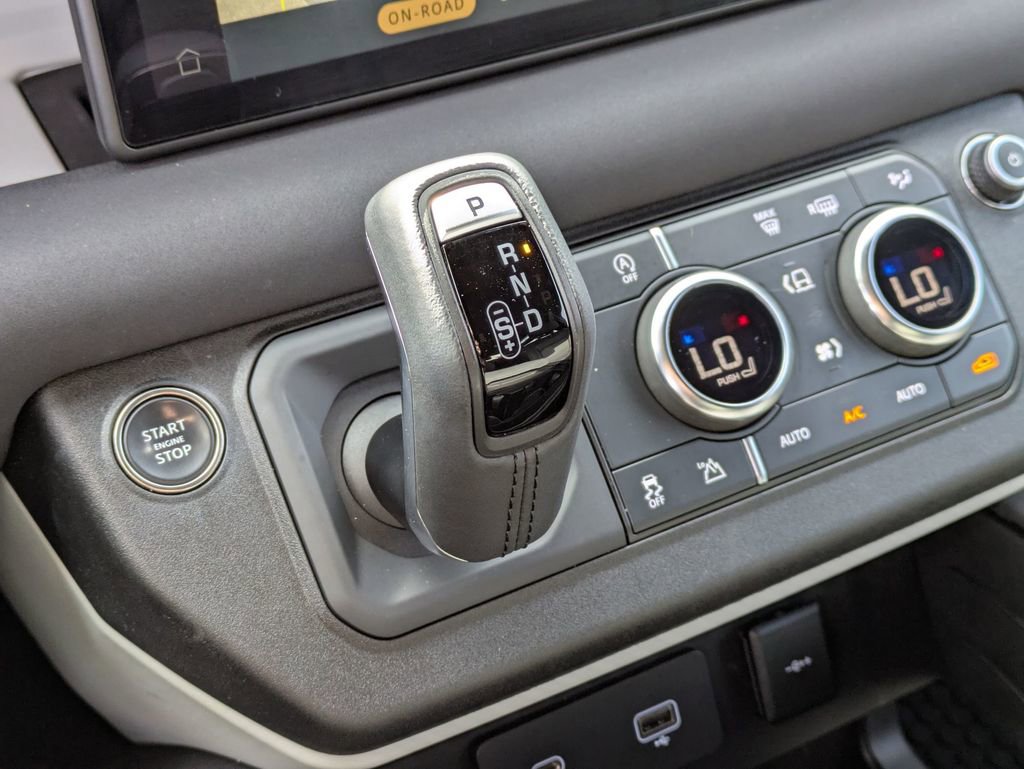 Used 2023 Land Rover Defender 90 X-Dynamic SE image 26