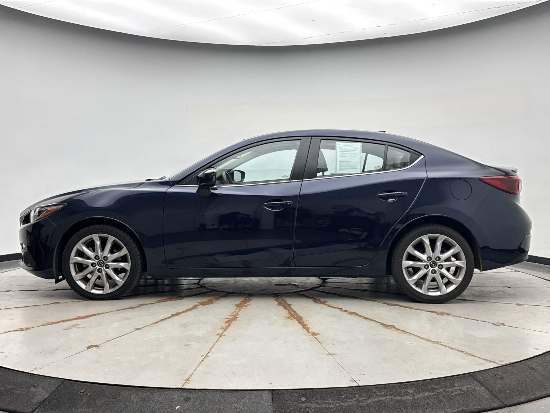 Used 2016 MAZDA MAZDA3 s Grand Touring image 2