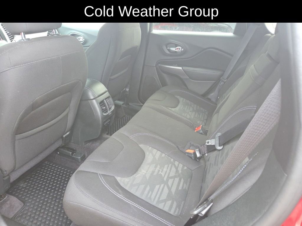 Used 2019 Jeep Cherokee Latitude w/ Cold Weather Group image 7