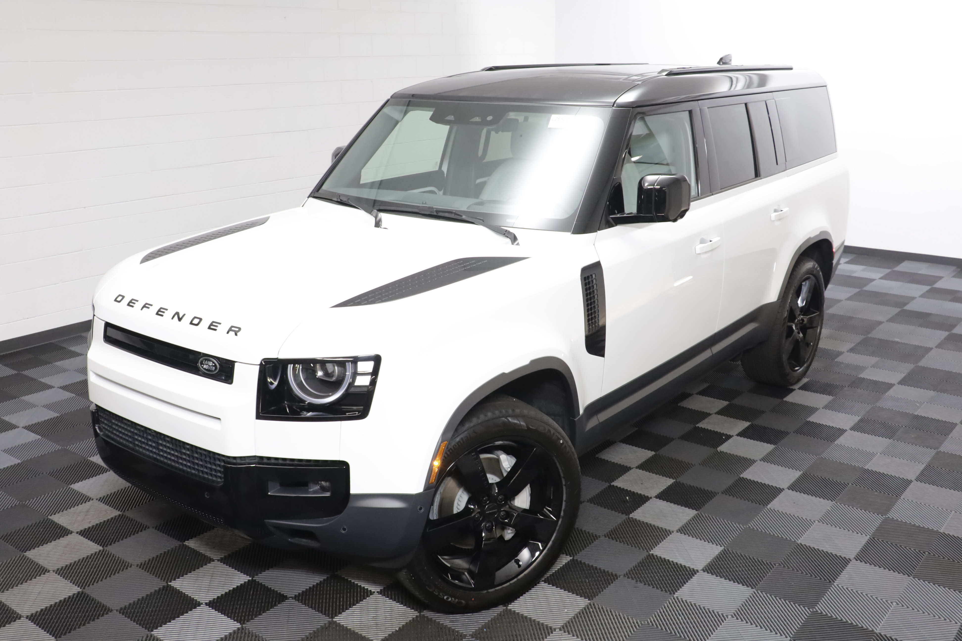 New 2026 Land Rover Defender 130 S AWD/4WD image 2