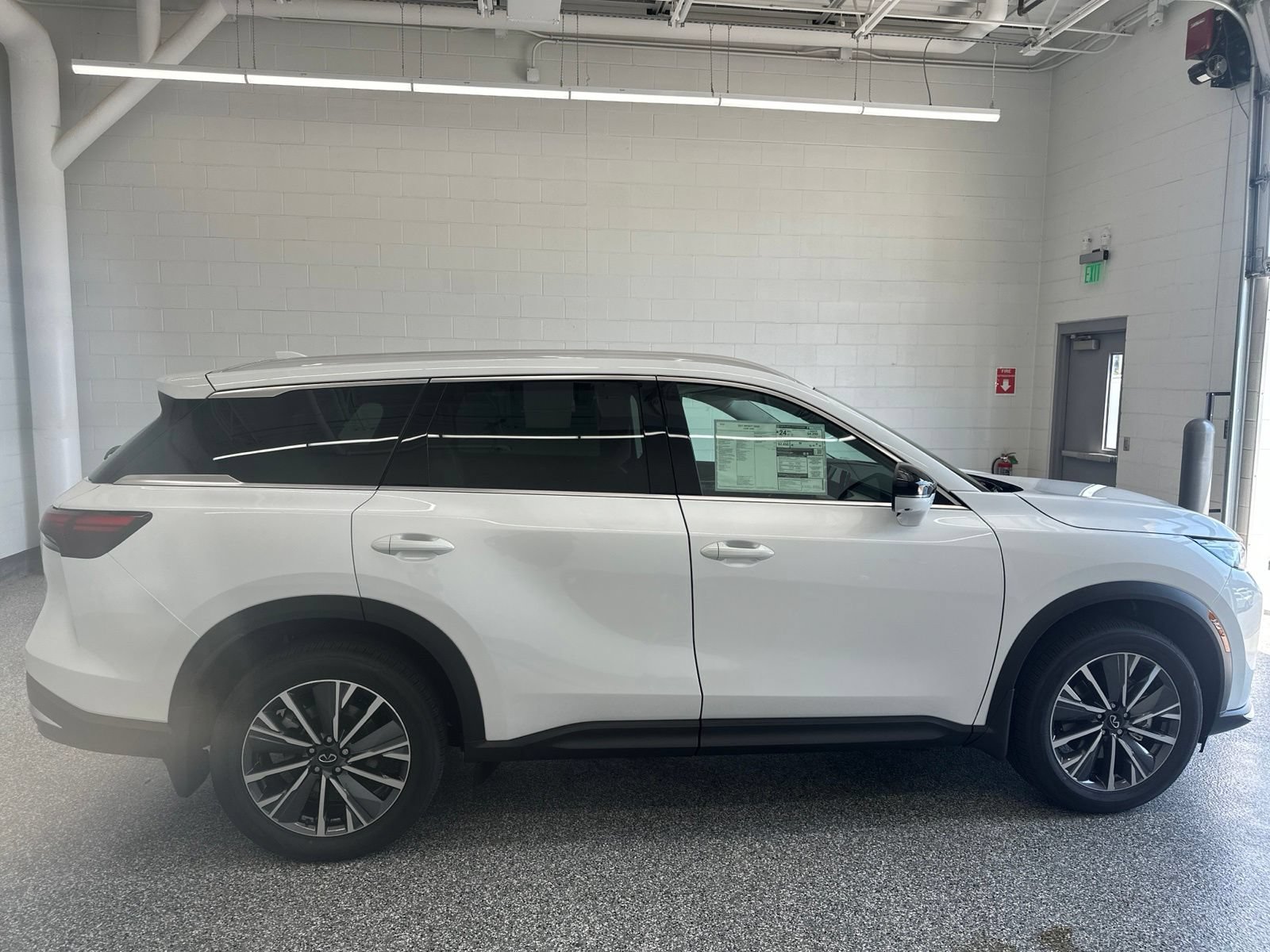 New 2027 INFINITI QX60 Luxe w/ Cargo Package AWD/4WD image 8