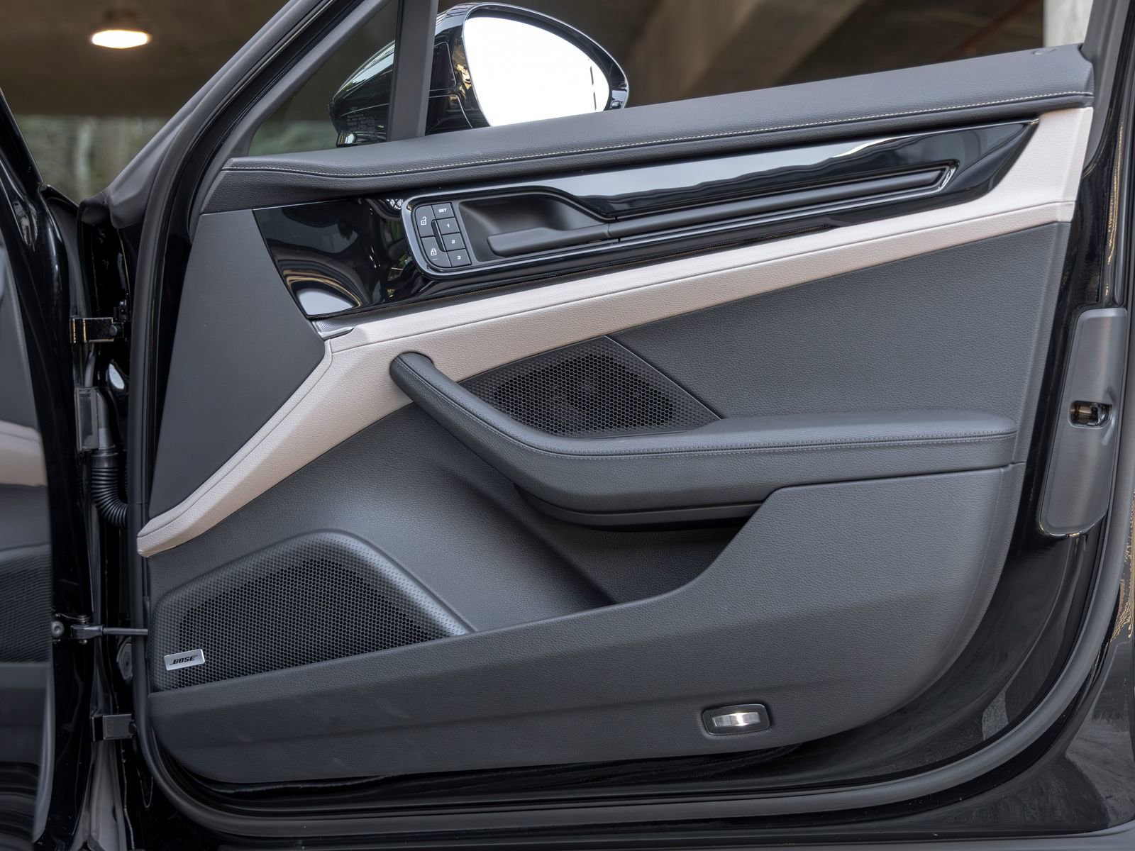 Certified 2025 Porsche Panamera RWD image 52