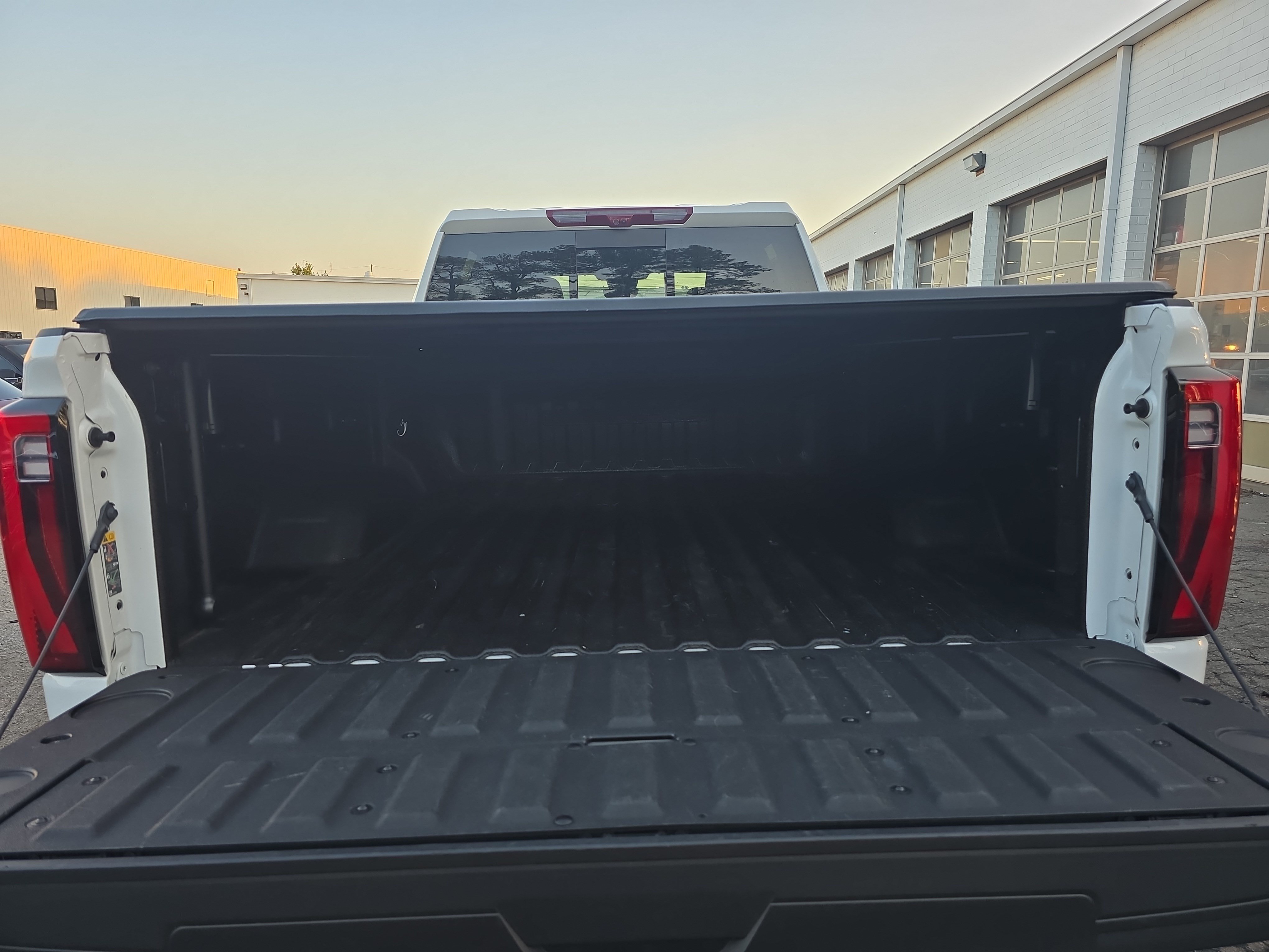 Used 2024 GMC Sierra 2500 Denali w/ Denali Reserve Package AWD/4WD image 12