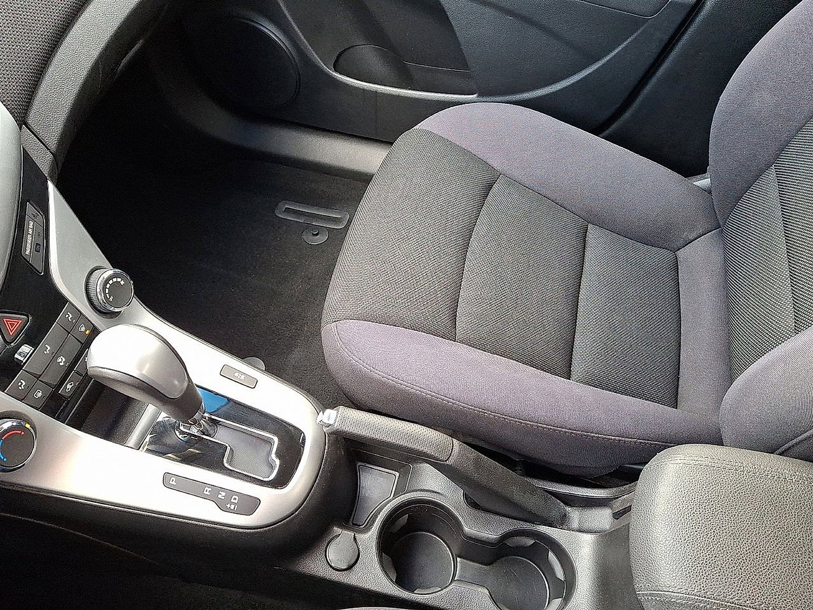 Used 2014 Chevrolet Cruze LT image 32