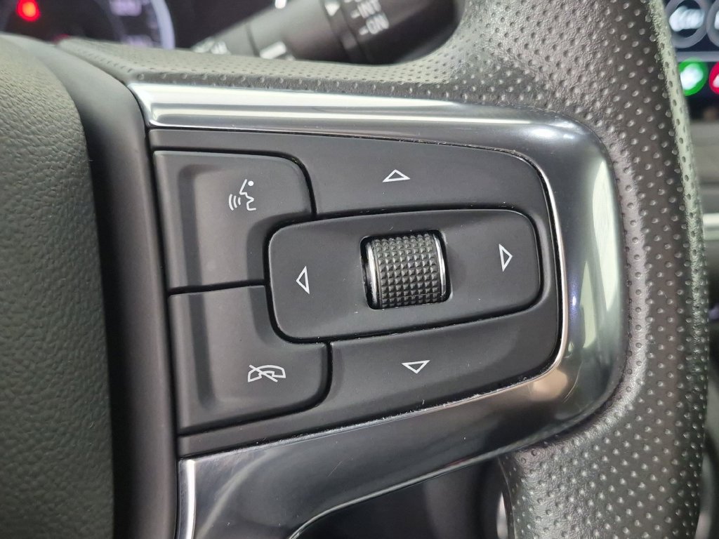 Used 2025 Chevrolet Blazer LT AWD/4WD image 19