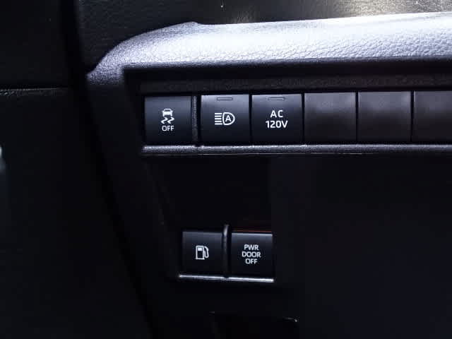 Certified 2025 Toyota Sienna XLE Woodland Edition AWD/4WD image 37