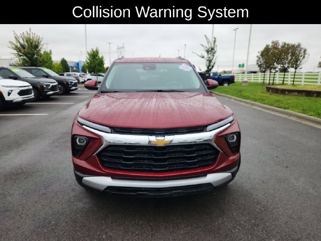 Used 2025 Chevrolet TrailBlazer LT AWD/4WD image 2