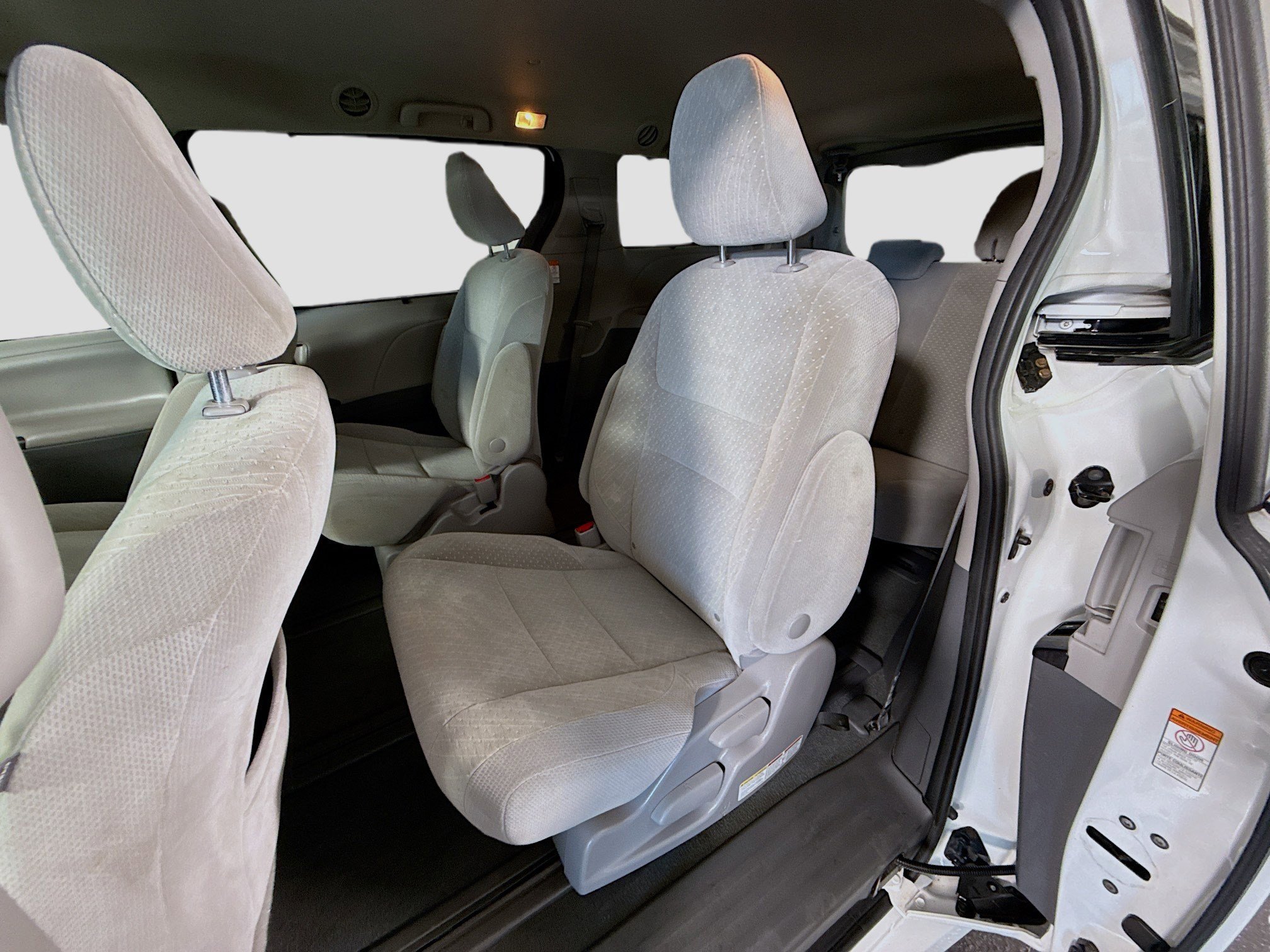 Used 2020 Toyota Sienna LE w/ LE Preferred Package AWD/4WD image 25