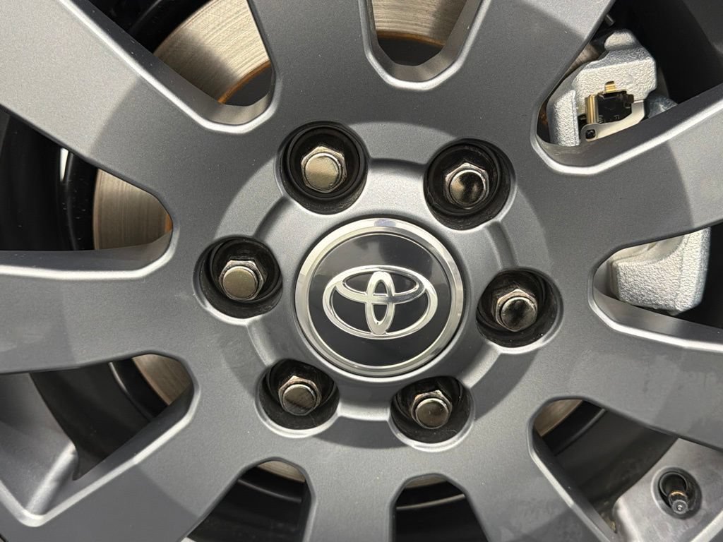 Used 2027 Toyota Land Cruiser AWD/4WD image 17