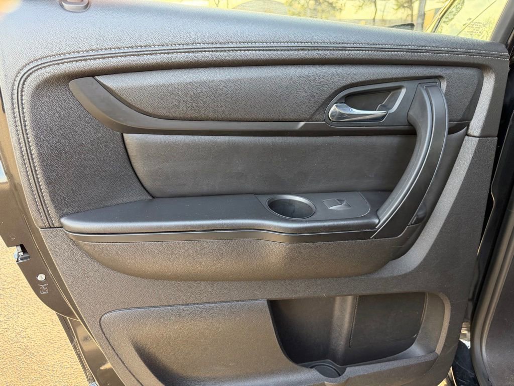 Used 2014 GMC Acadia SLE image 25