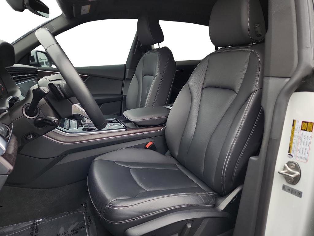 Used 2019 Audi Q8 Premium Plus AWD/4WD image 17