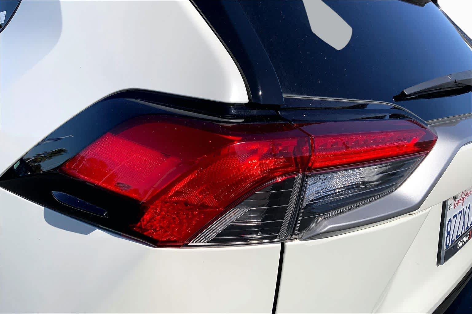 Used 2022 Toyota RAV4 XSE AWD/4WD image 28