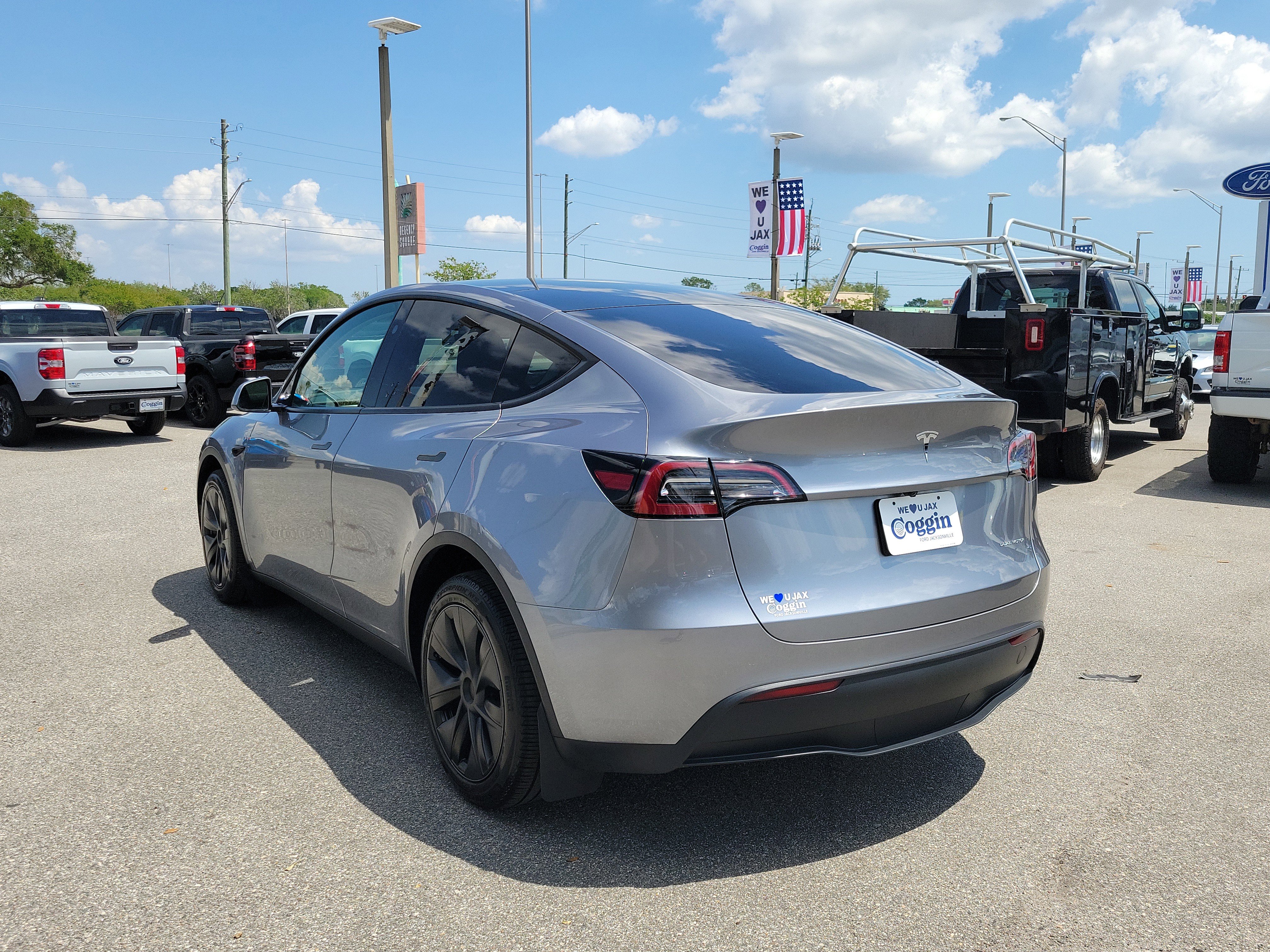 Used 2025 Tesla Model Y Long Range AWD/4WD image 4
