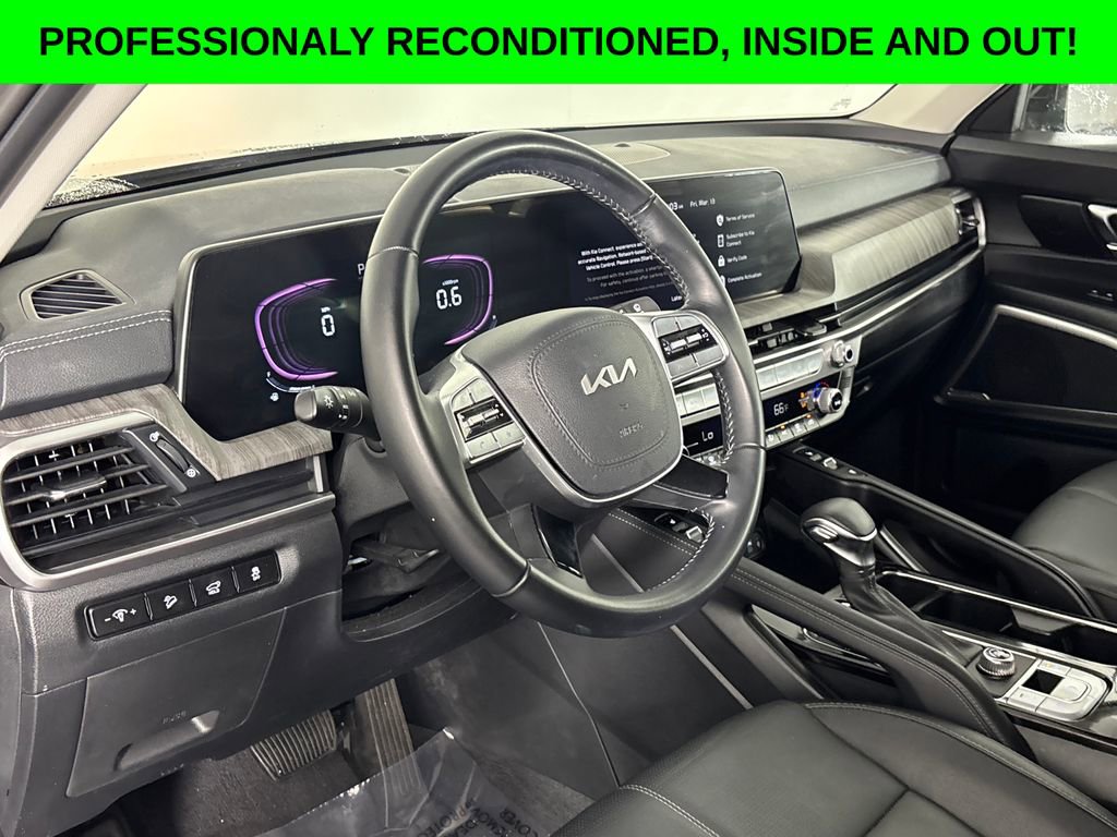 Used 2024 Kia Telluride EX w/ EX Captain's Chair Package image 7