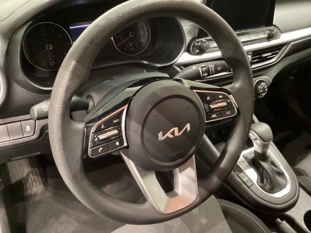 Used 2023 Kia Forte LXS FWD image 28