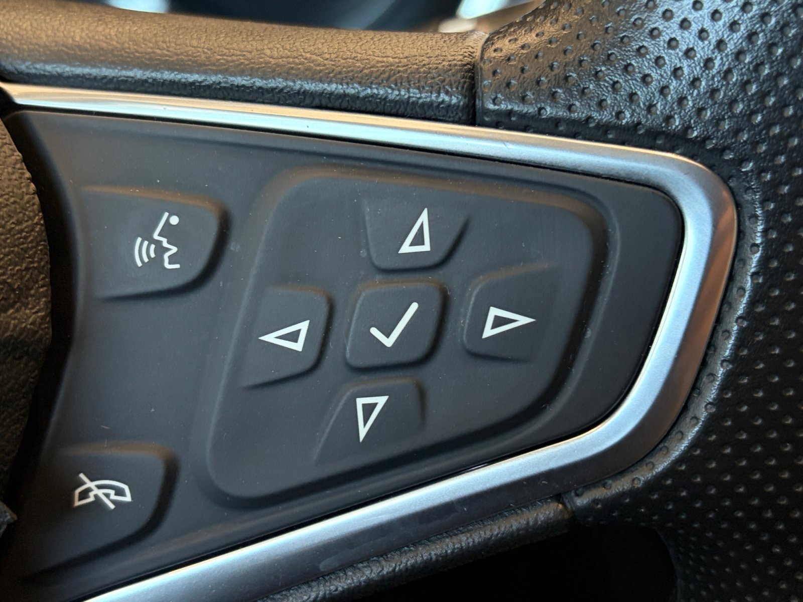 Used 2022 Chevrolet Equinox LT AWD/4WD image 18