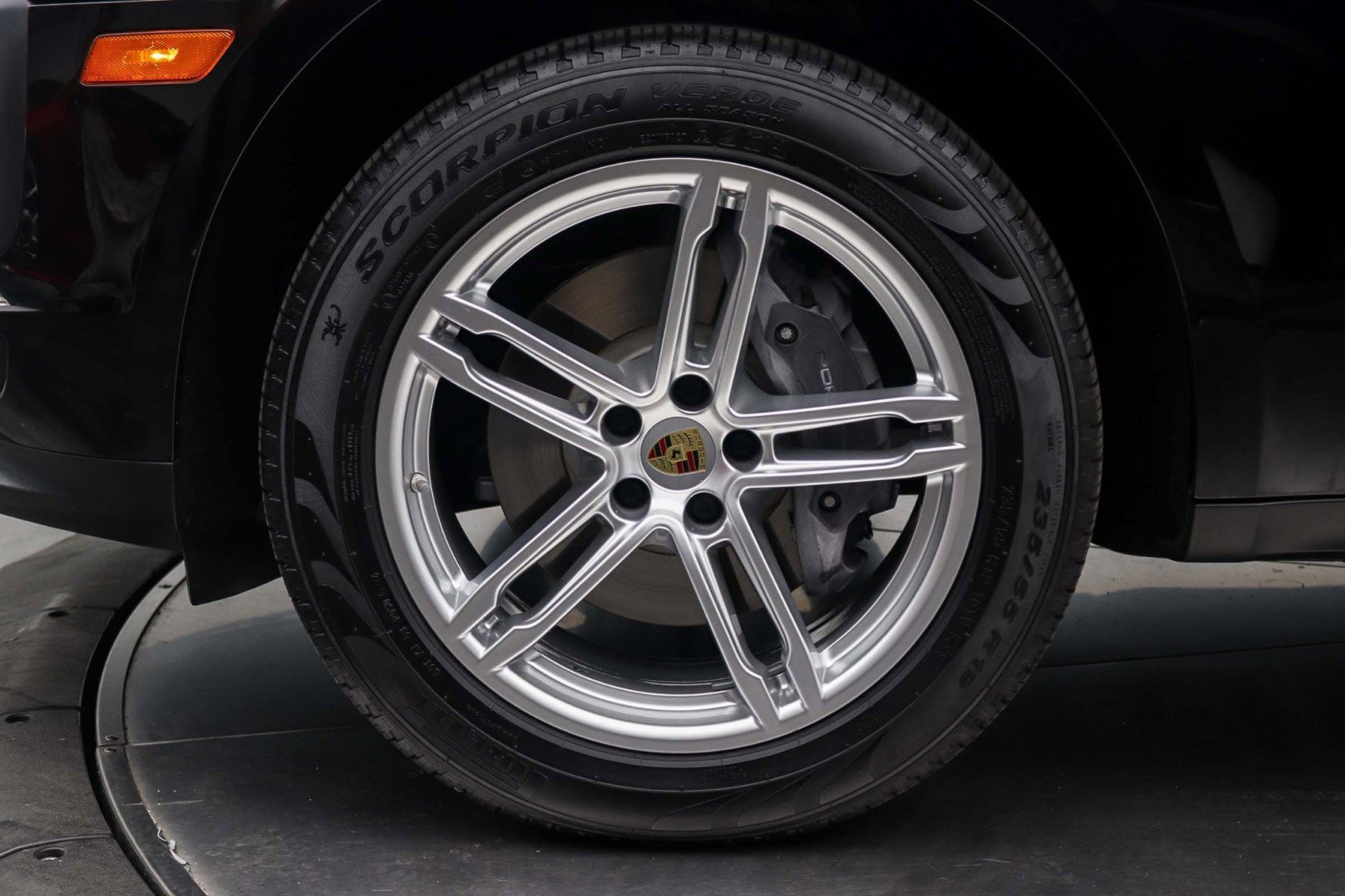 Used 2021 Porsche Macan AWD/4WD image 12
