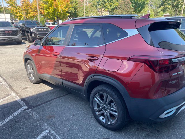 Used 2021 Kia Seltos S AWD/4WD image 2