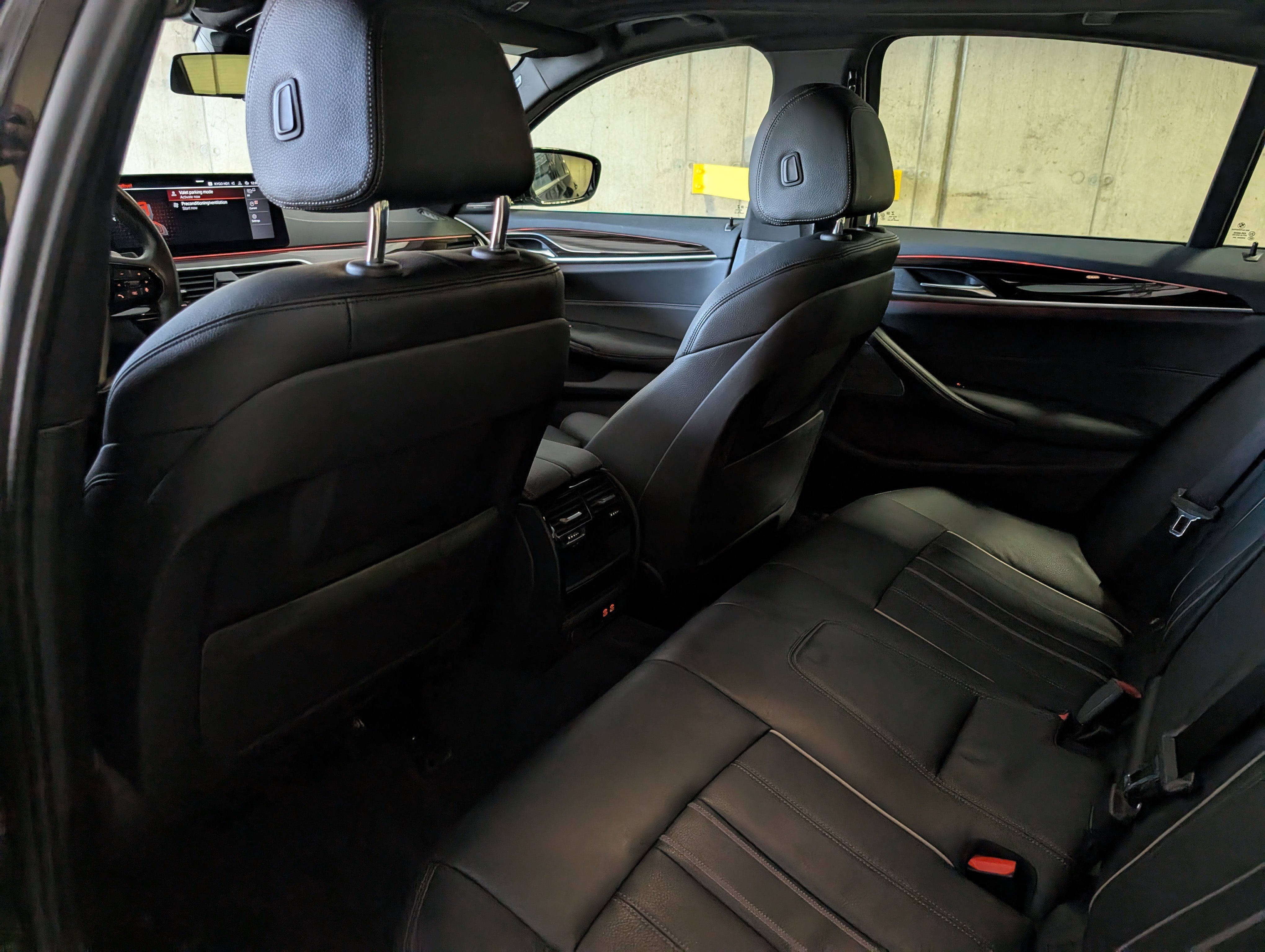 Used 2021 BMW 540i xDrive w/ Premium Package image 23