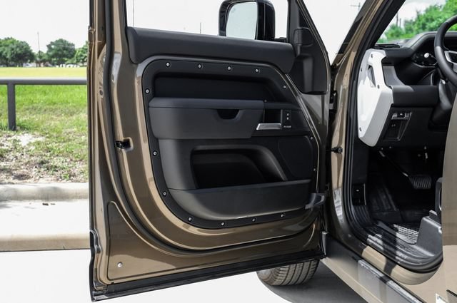 New 2026 Land Rover Defender 110 X-Dynamic SE AWD/4WD image 51