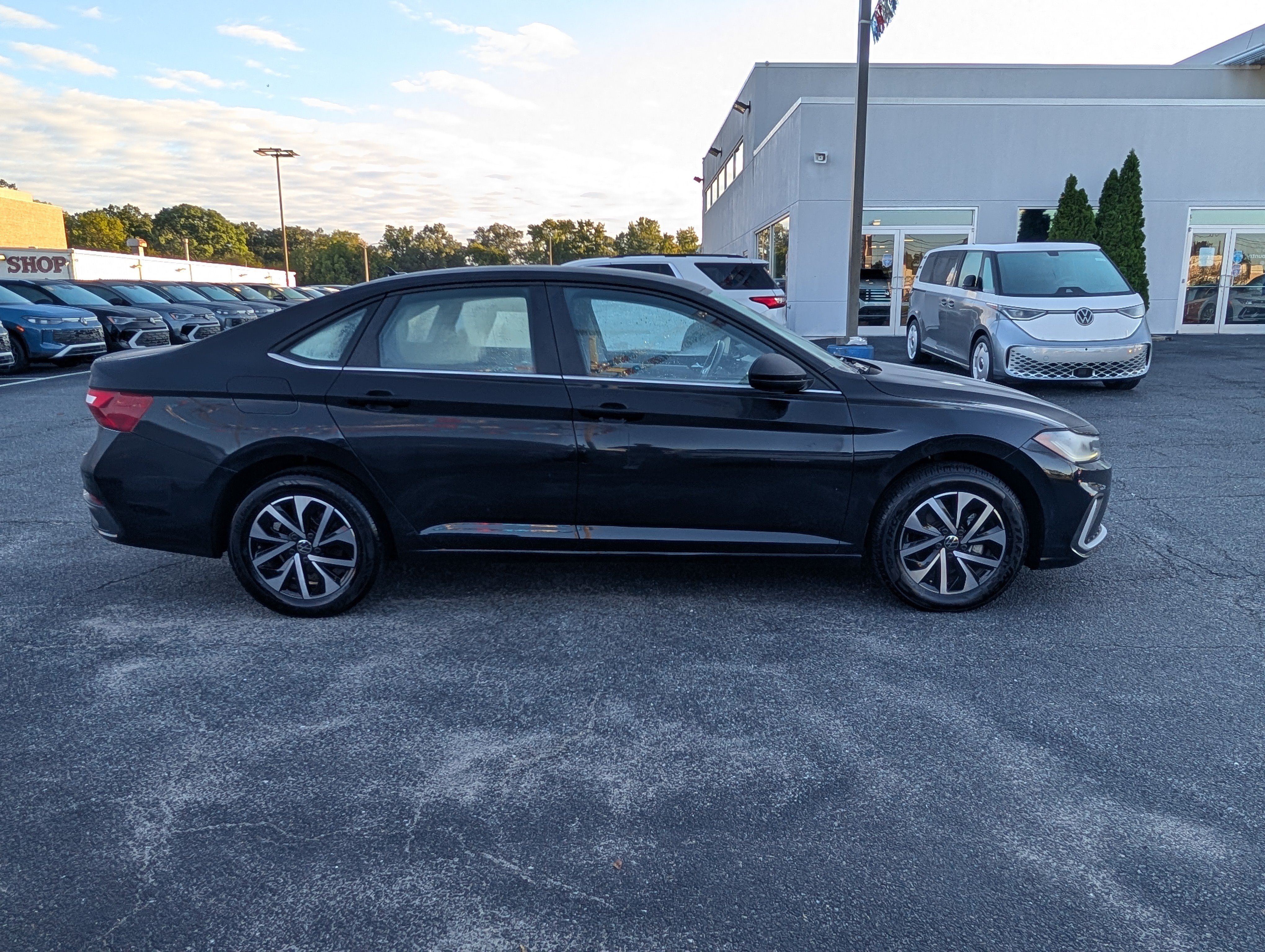 Used 2025 Volkswagen Jetta S FWD image 2
