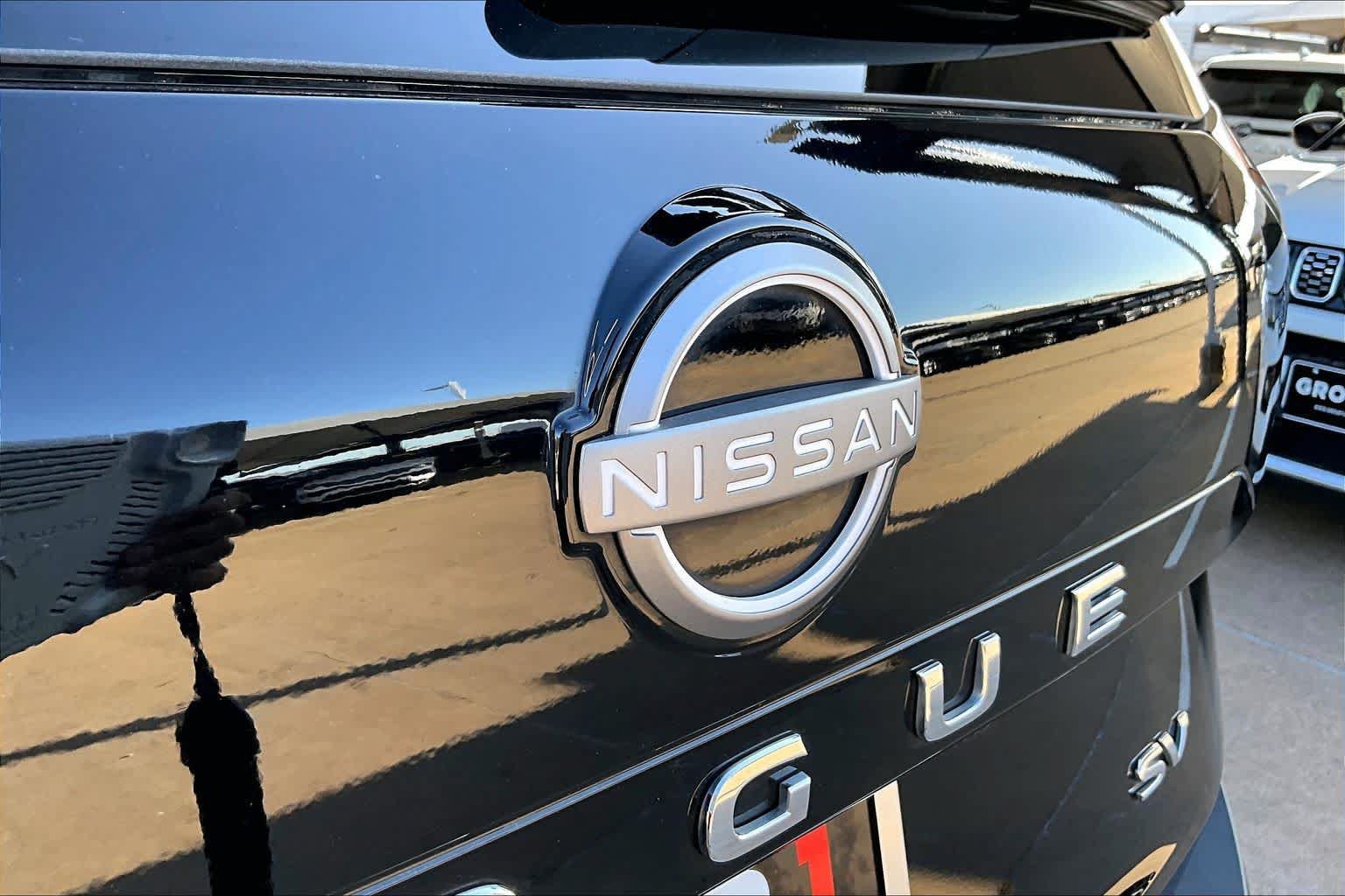 Used 2023 Nissan Rogue SV FWD image 28