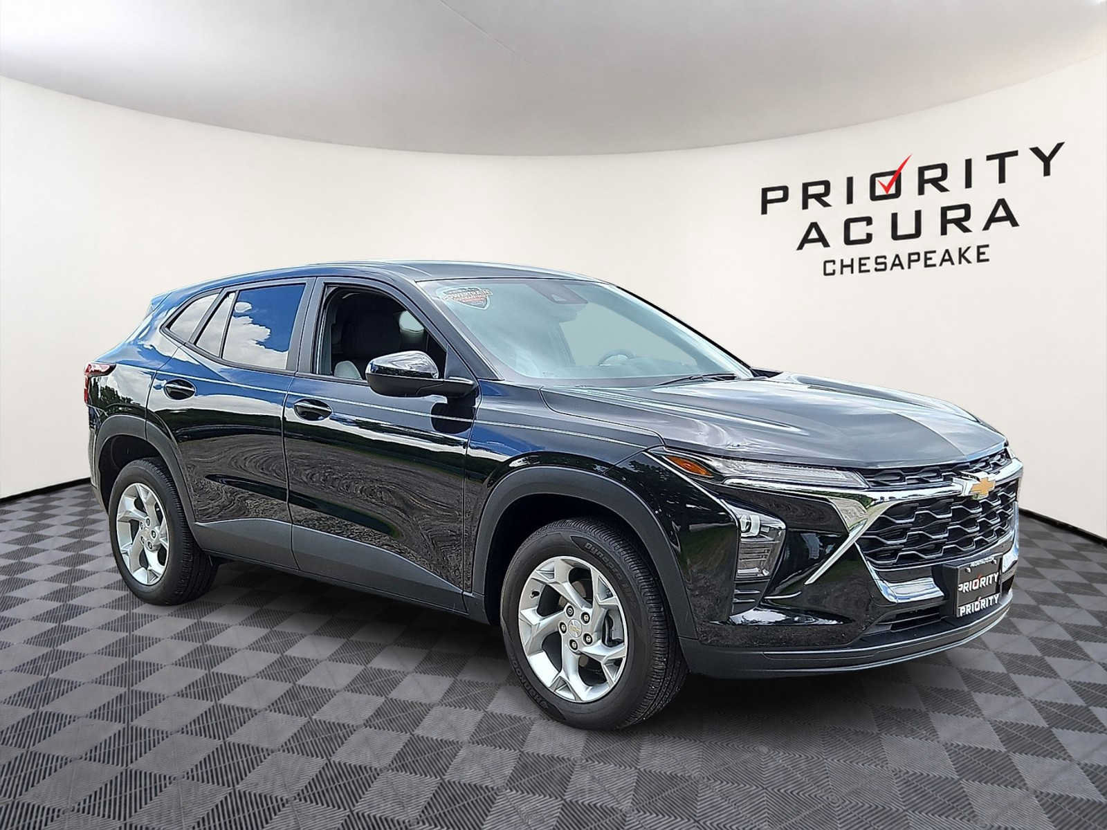 Used 2025 Chevrolet Trax LS w/ LS Convenience Package FWD image 3