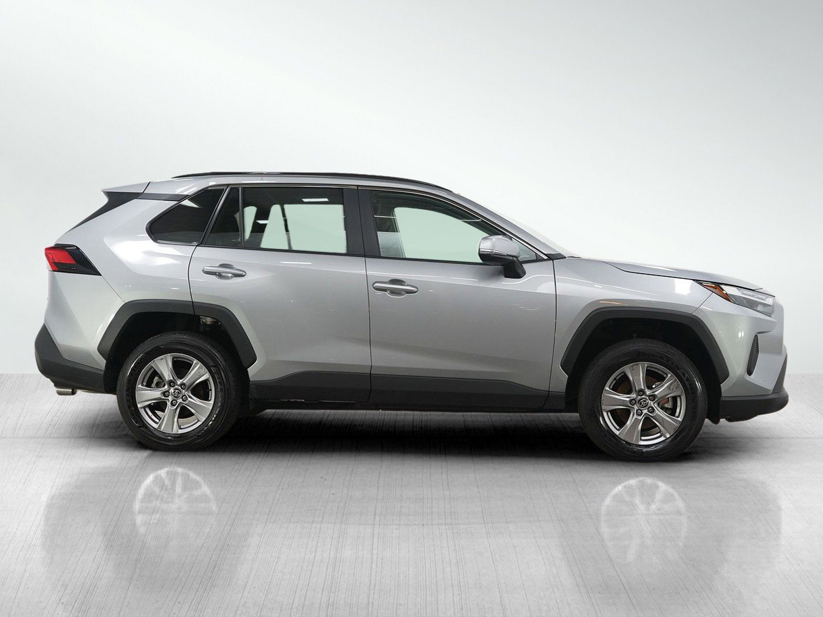 Used 2025 Toyota RAV4 XLE w/ Convenience Package AWD/4WD image 6