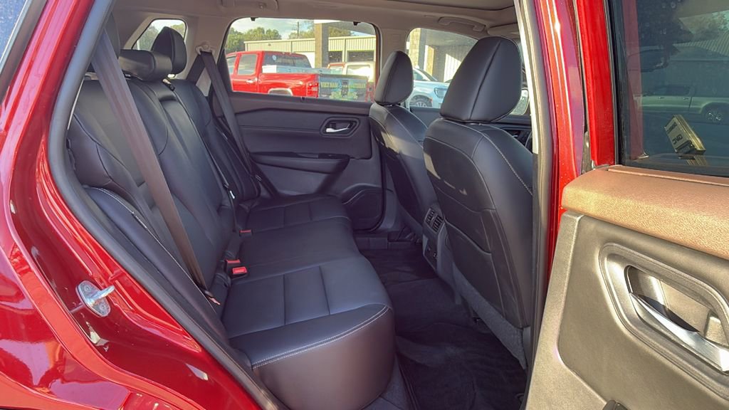 Used 2023 Nissan Rogue SL w/ SL Premium Package image 22