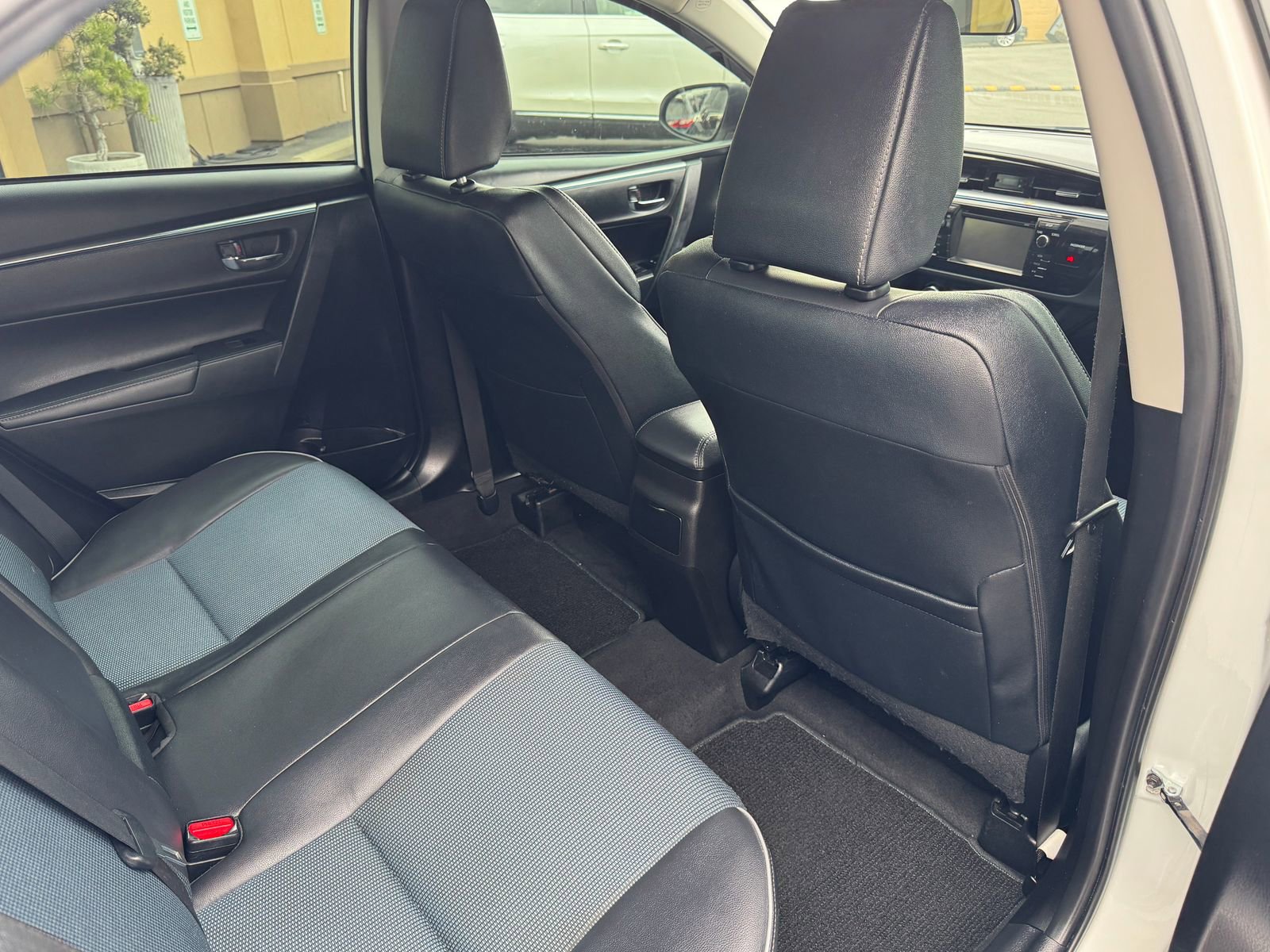 Used 2015 Toyota Corolla S FWD image 18