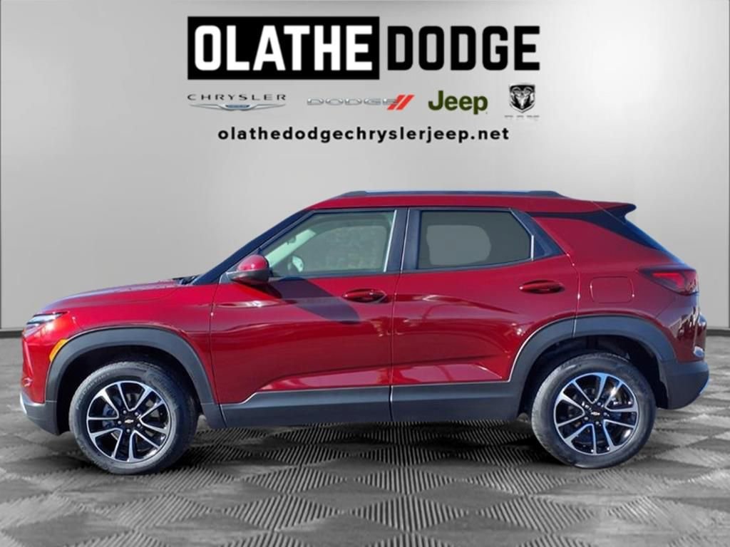 Used 2025 Chevrolet TrailBlazer LT w/ Driver Confidence Package image 17