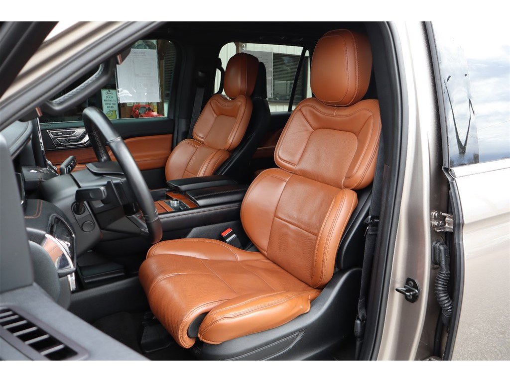 Used 2019 Lincoln Navigator Reserve image 15