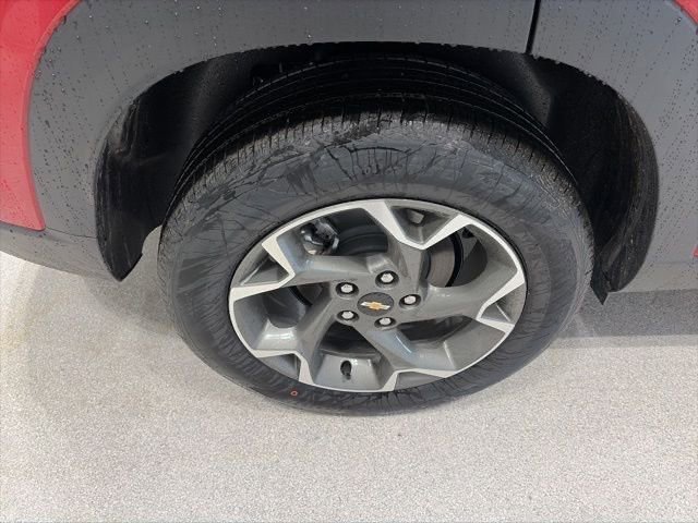 New 2026 Chevrolet Trax LT w/ Driver Confidence Package FWD image 7
